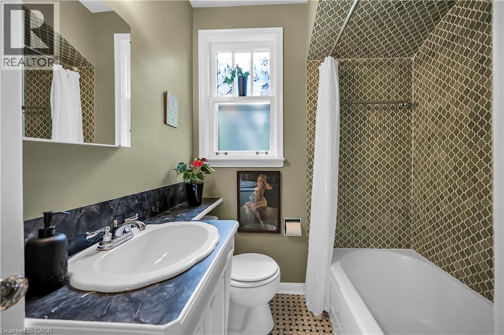 360 GUELPH Line - 23