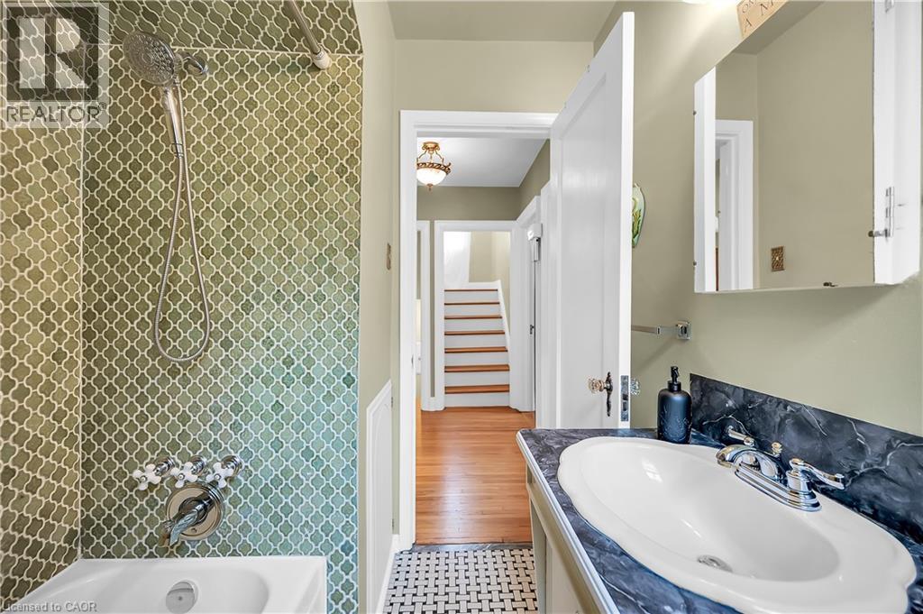 360 GUELPH Line - 24