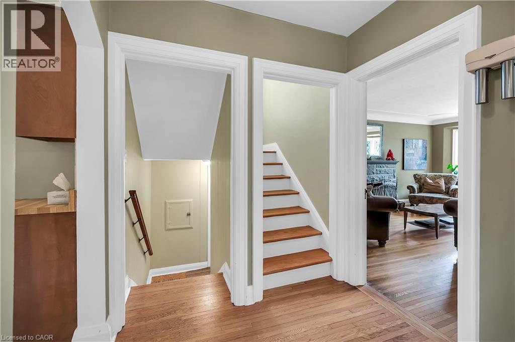 360 GUELPH Line - 27
