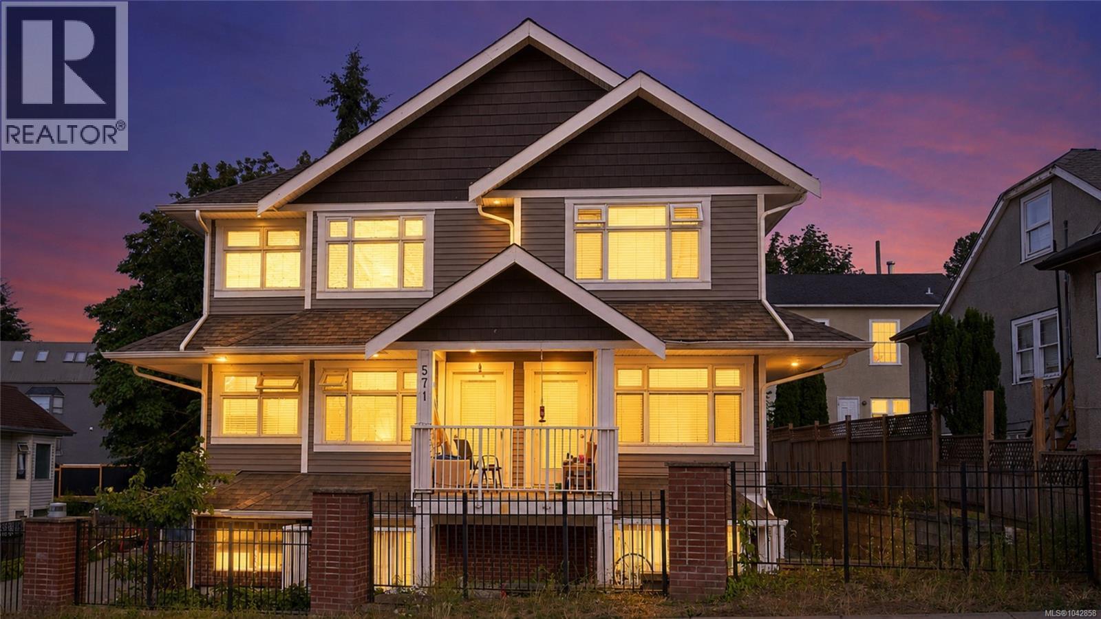 571 Albert St - 2
