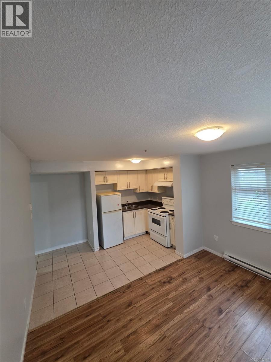 571 Albert St - 21