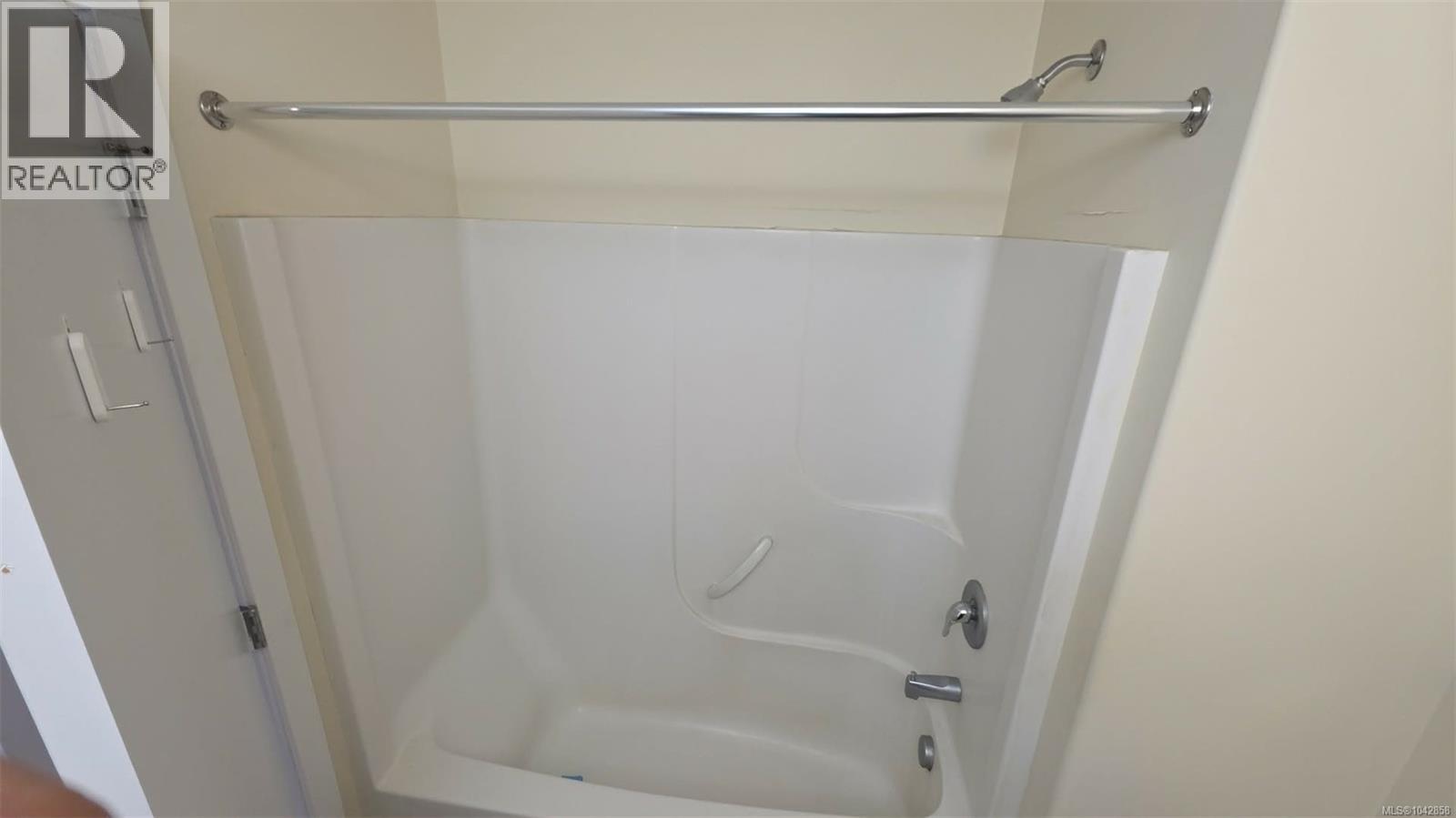 571 Albert St - 26