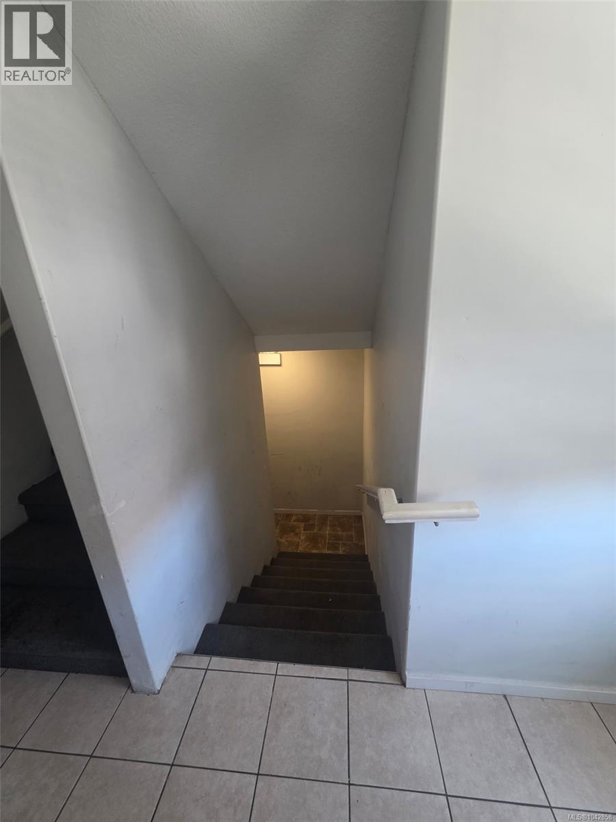 571 Albert St - 31