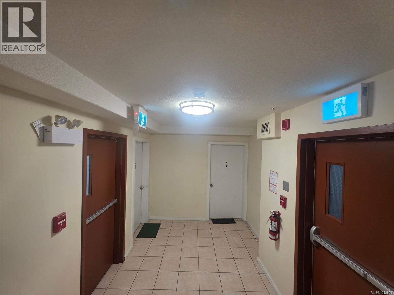 571 Albert St - 33
