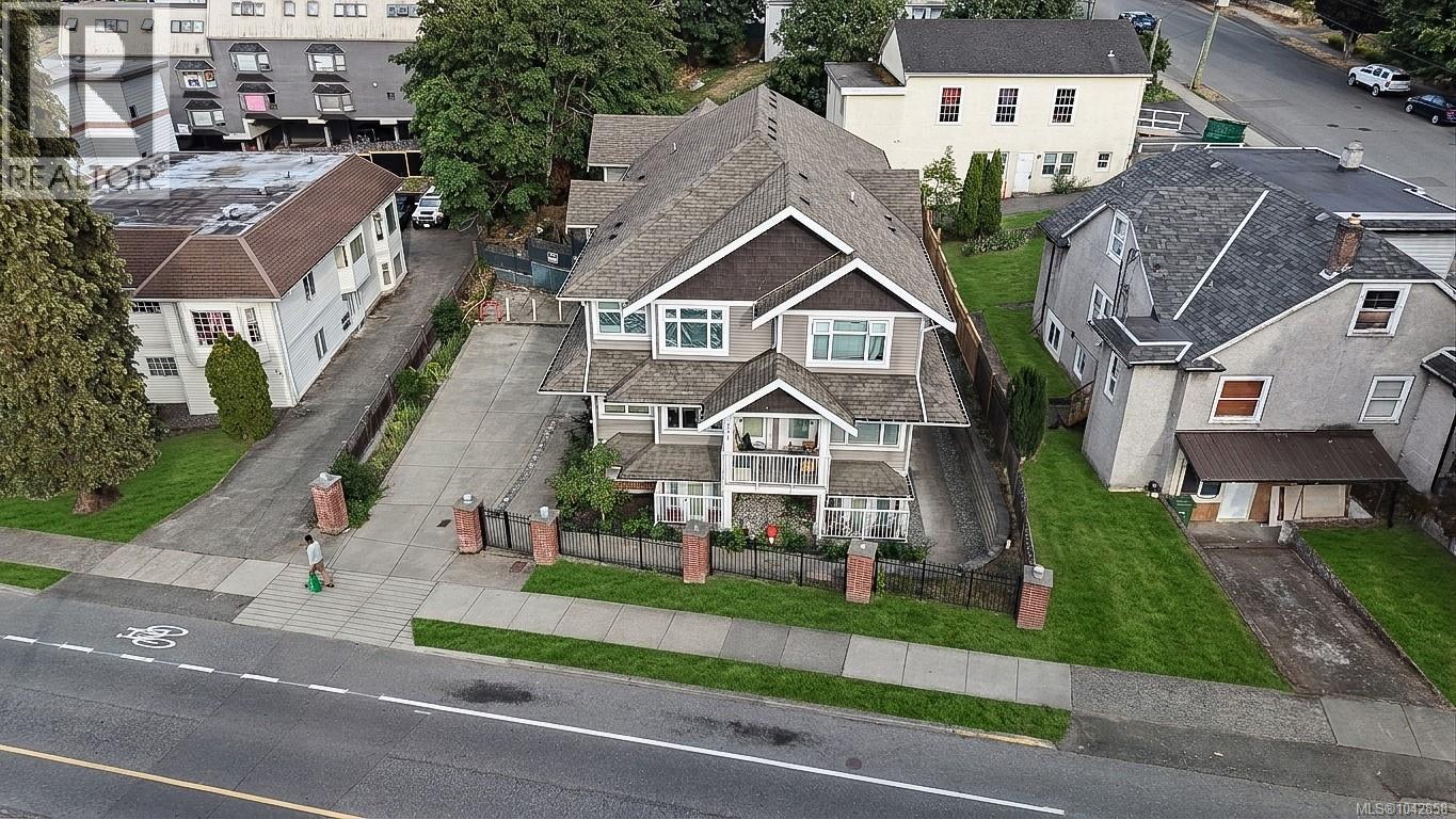 571 Albert St - 38