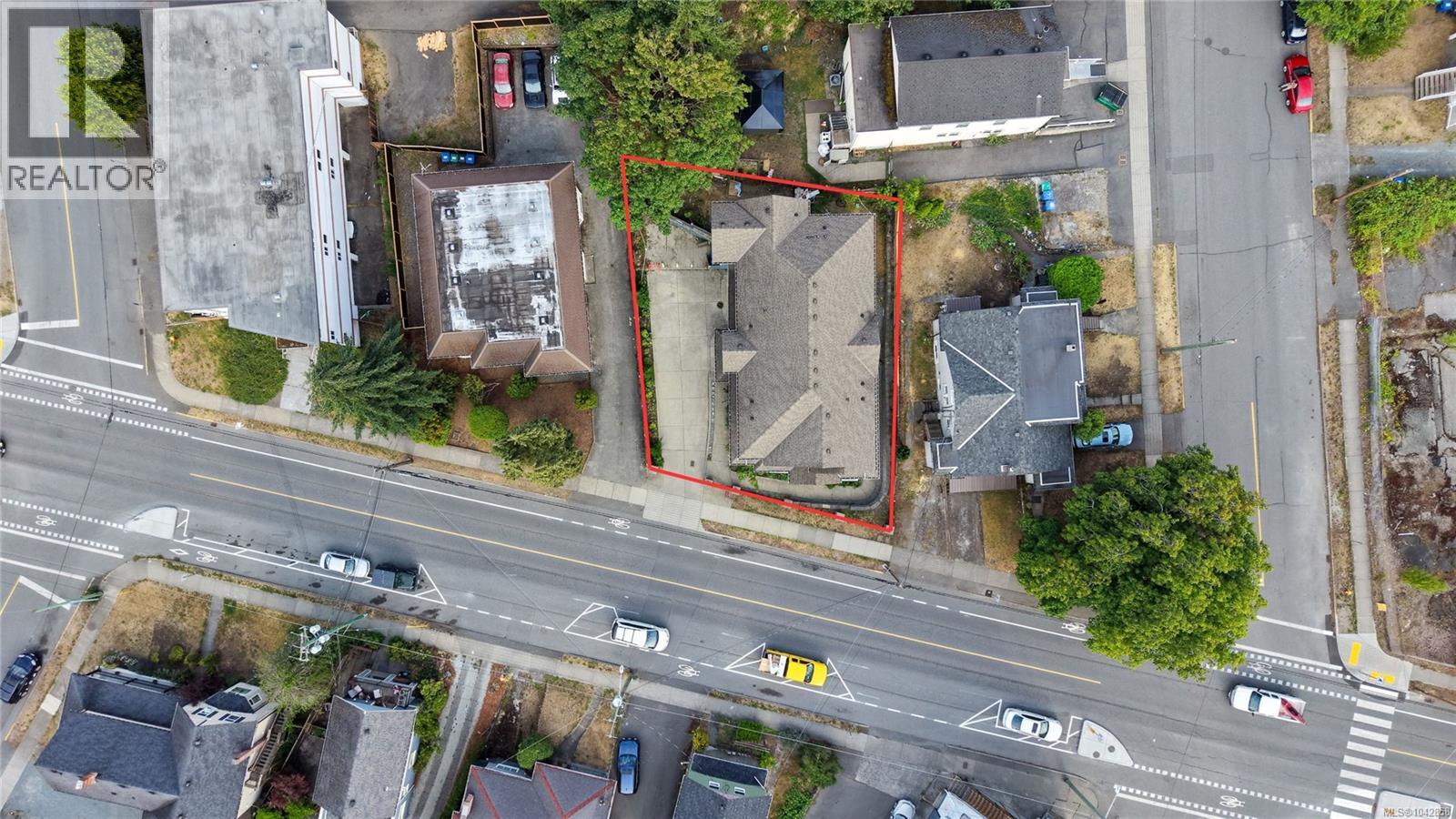 571 Albert St - 43