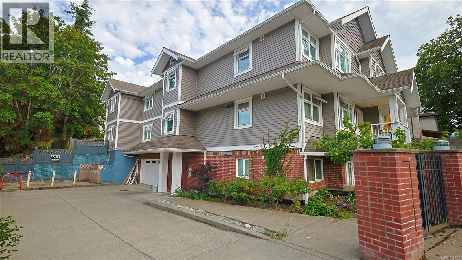 571 Albert St - 5