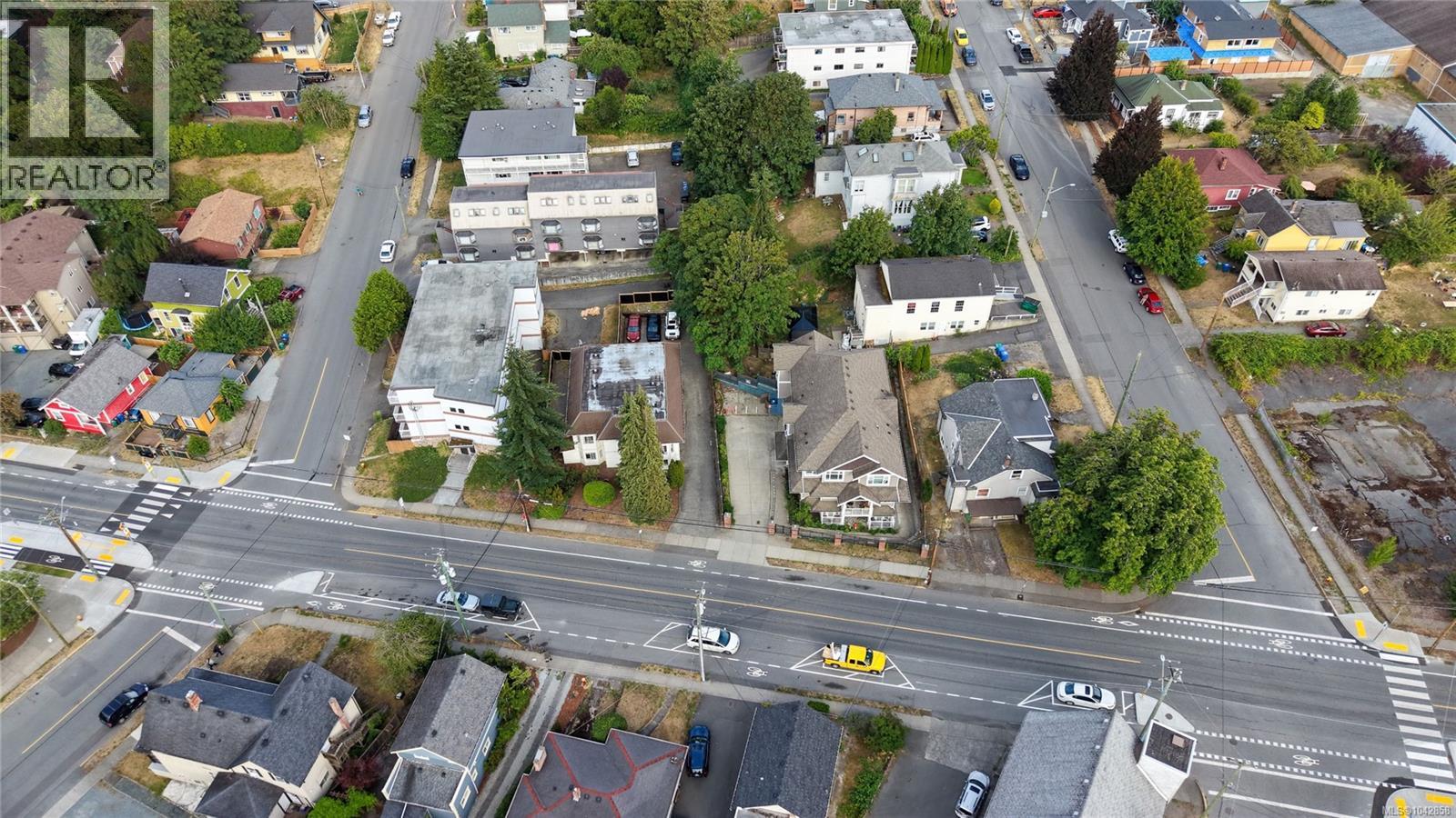 571 Albert St - 6