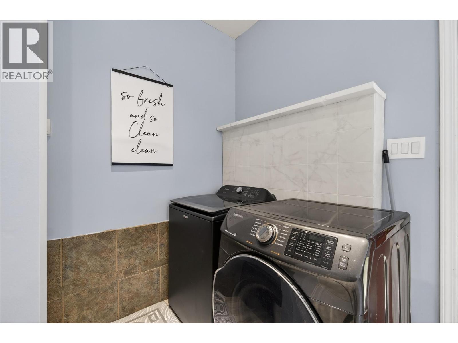 9048 Humming Bird Drive - 44