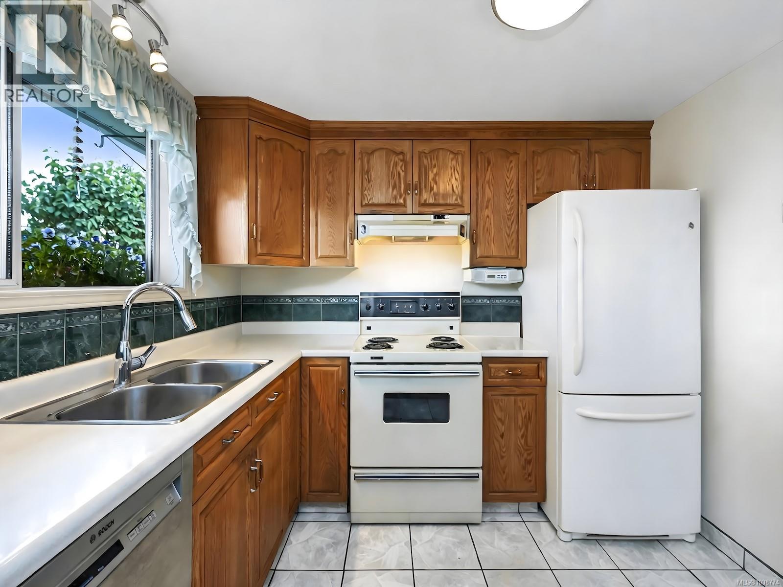 #1 10001 Fifth St - 3