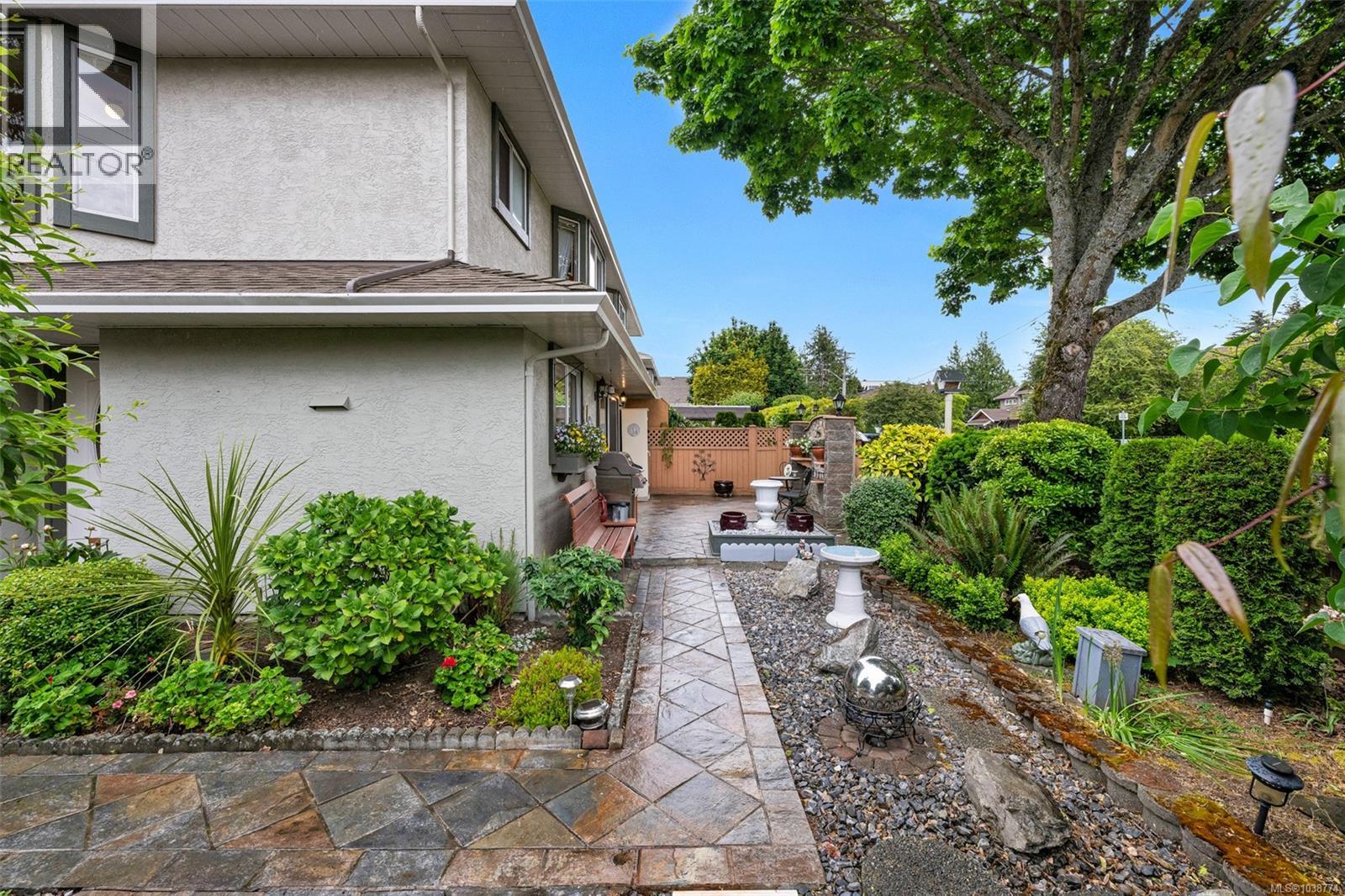 #1 10001 Fifth St - 23