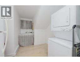 11 694 School Road, Gibsons, BC V0N1V9 Photo 15