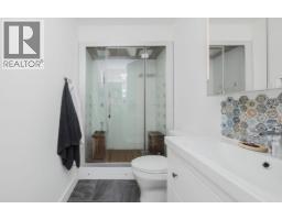 11 694 School Road, Gibsons, BC V0N1V9 Photo 17