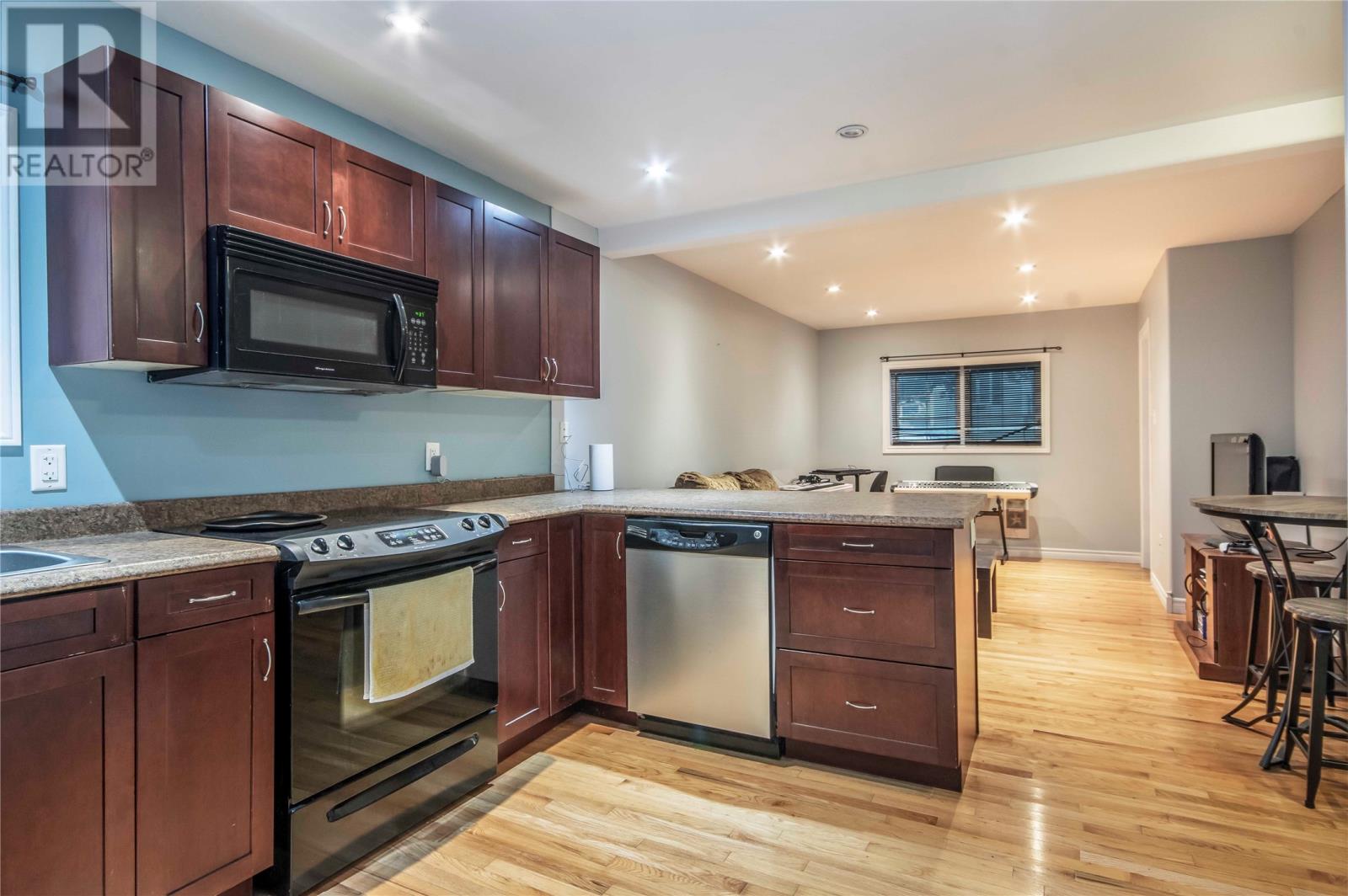 23 Third Street - 18