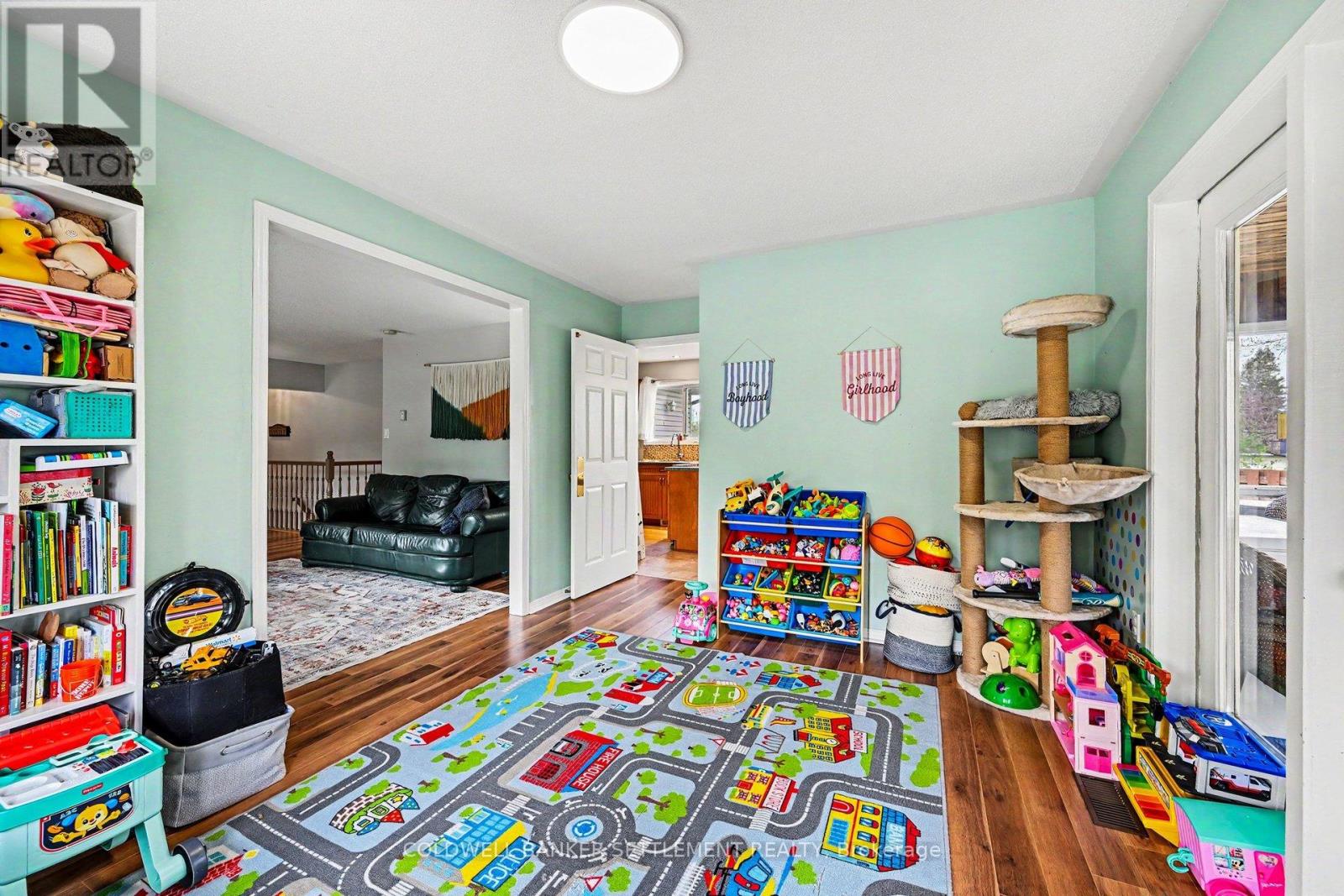 136 CHARLOTTE STREET E - 10