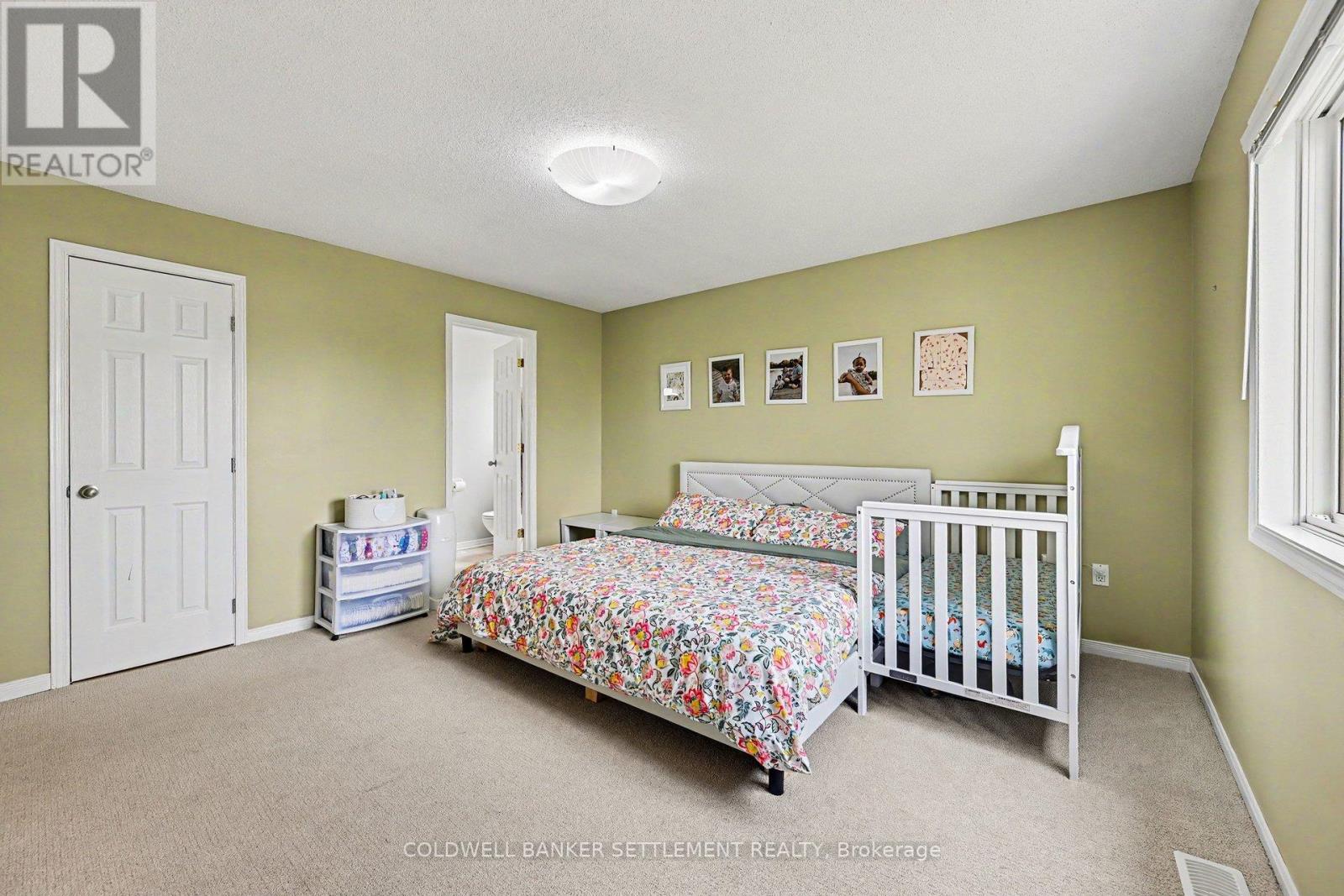136 CHARLOTTE STREET E - 21