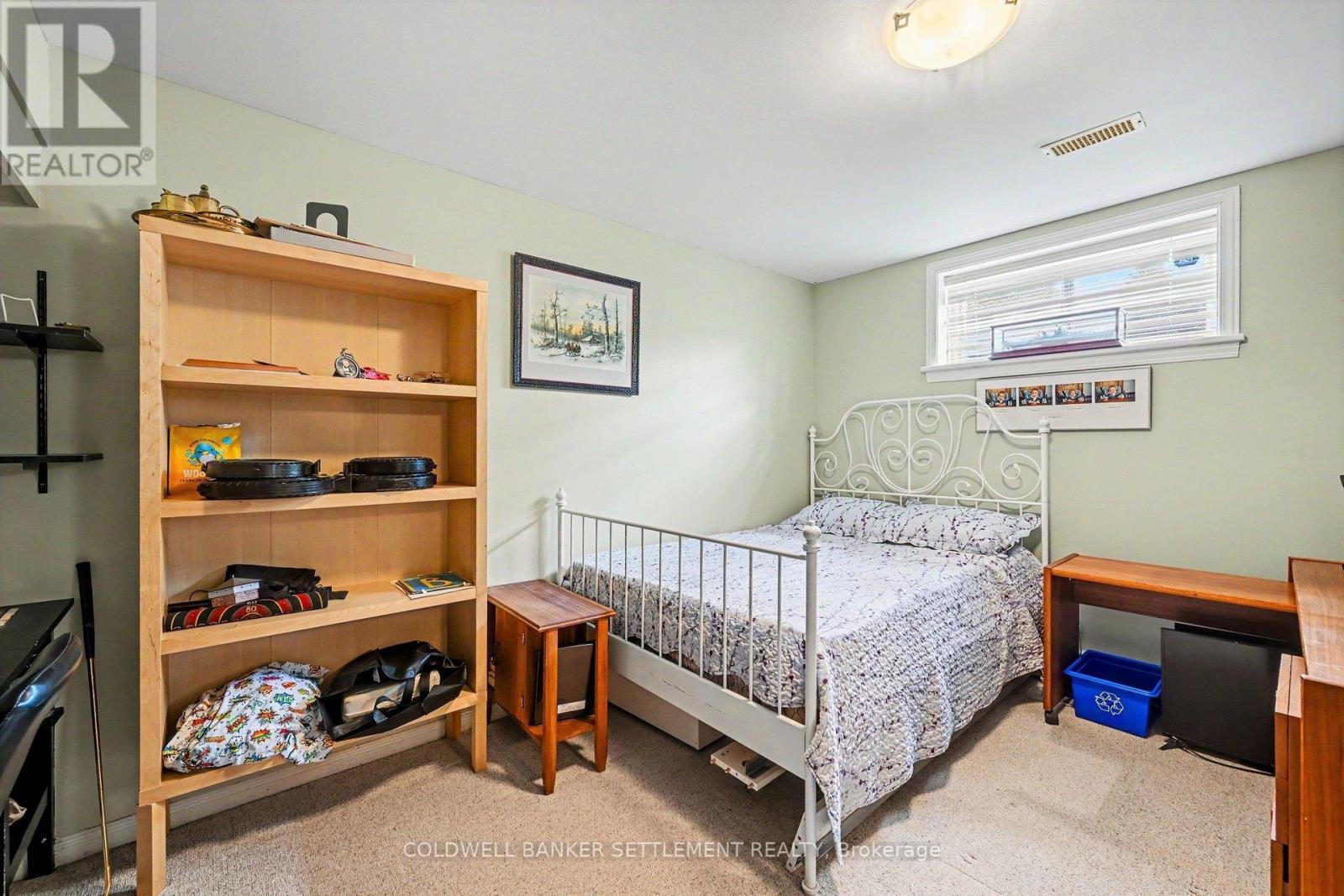 136 CHARLOTTE STREET E - 26