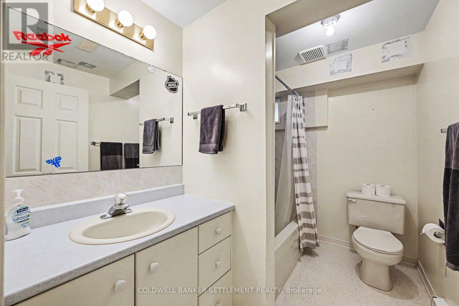 136 CHARLOTTE STREET E - 28