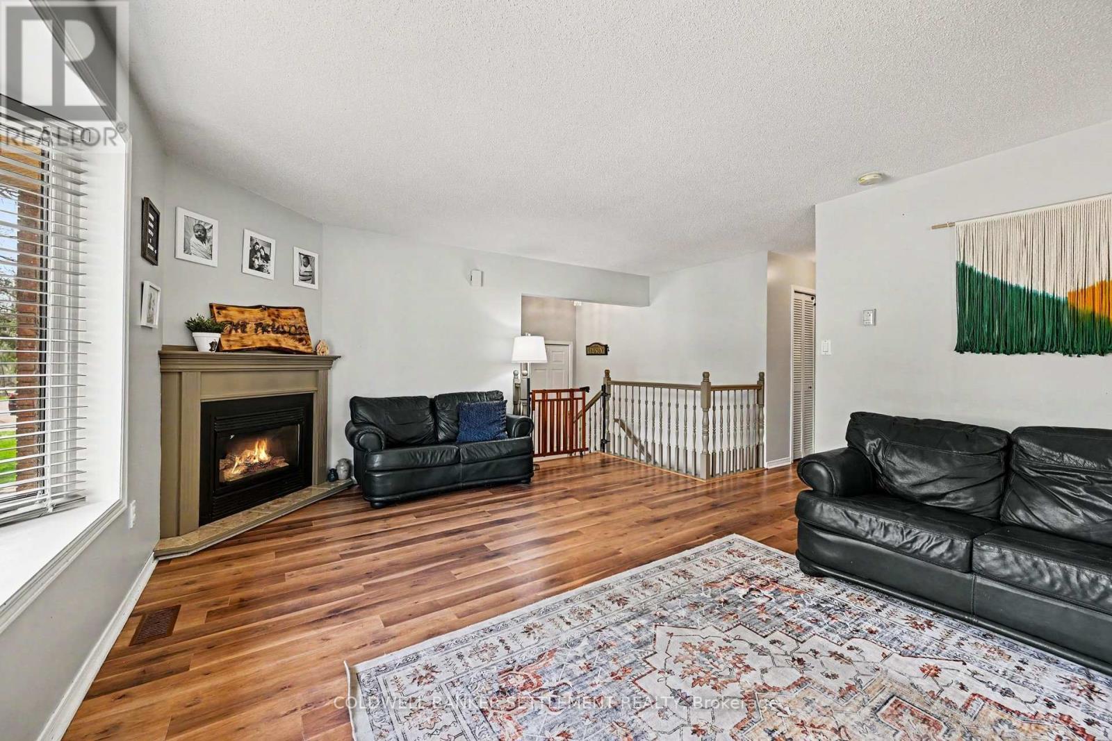 136 CHARLOTTE STREET E - 9