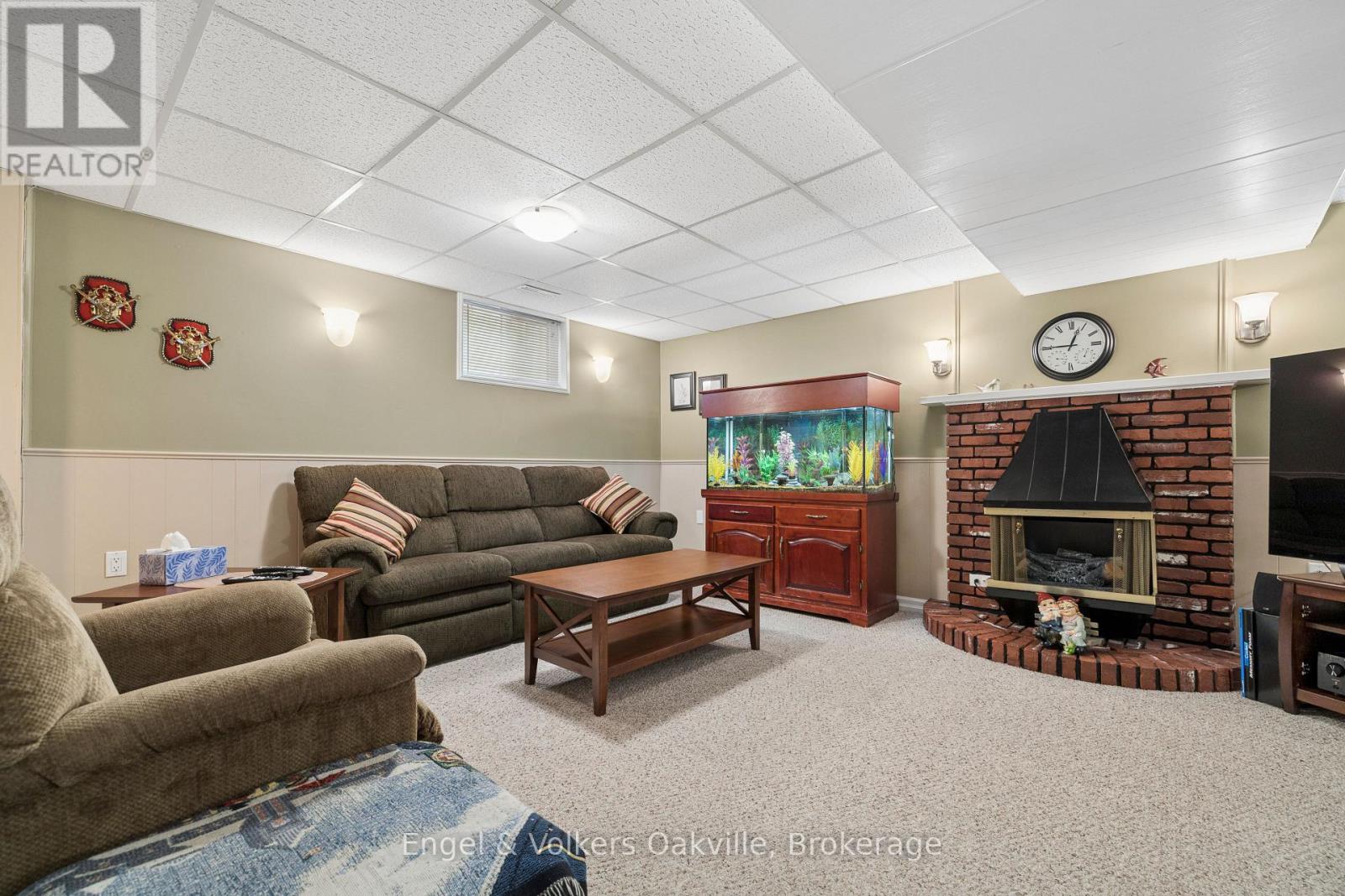 1329 WHITE OAKS BOULEVARD - Image 37