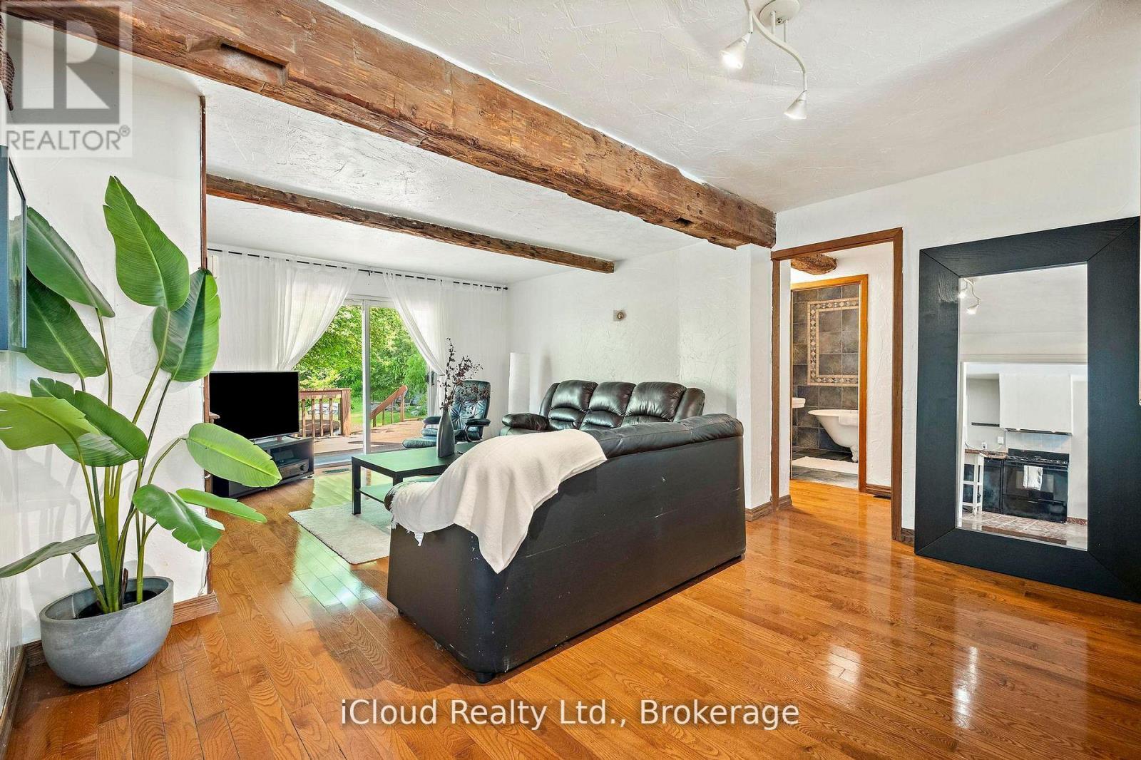 11 MAPLE LANE - 12