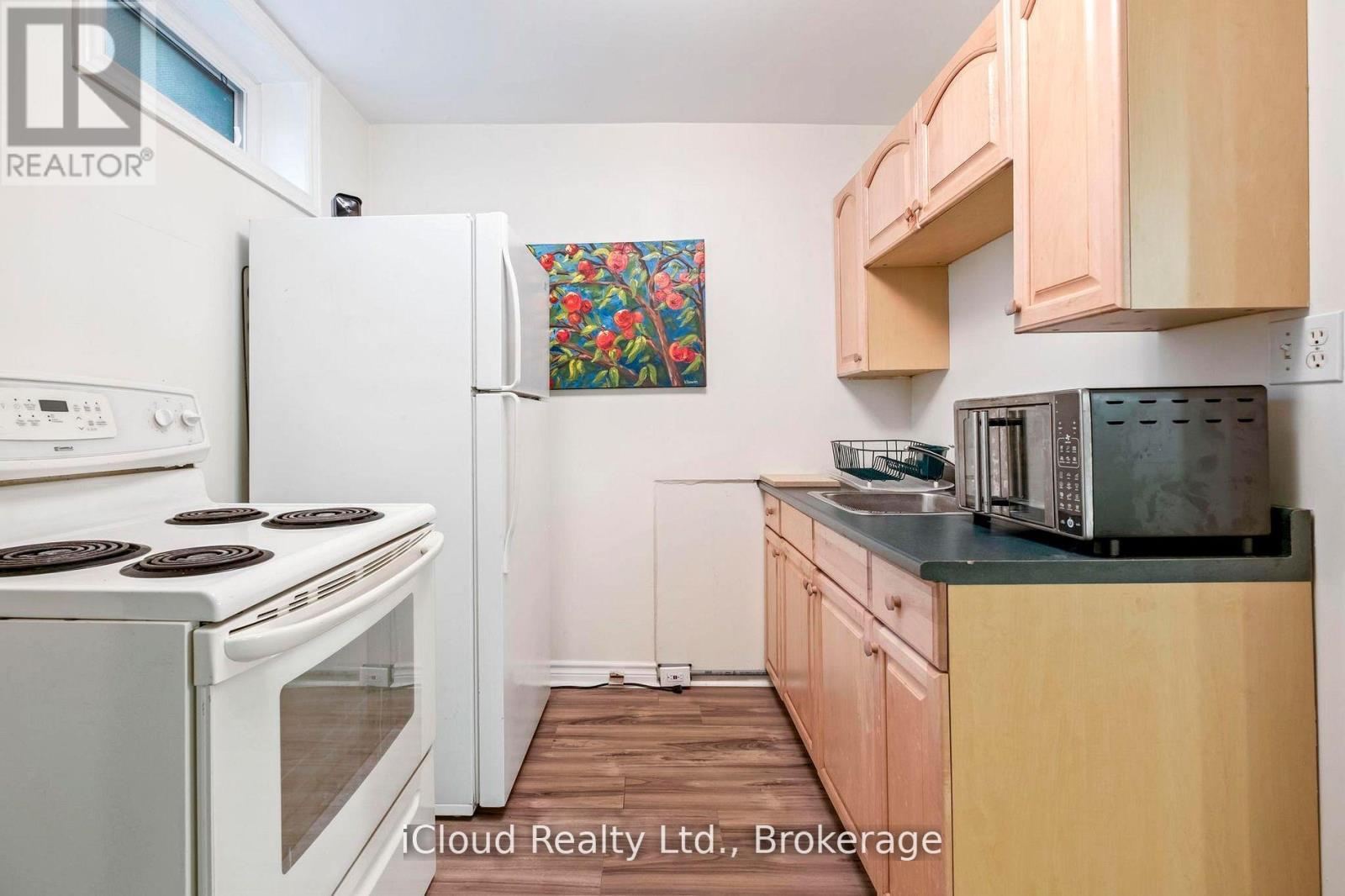 11 MAPLE LANE - 28