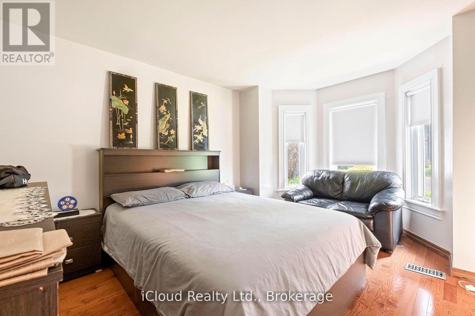 11 MAPLE LANE - 21