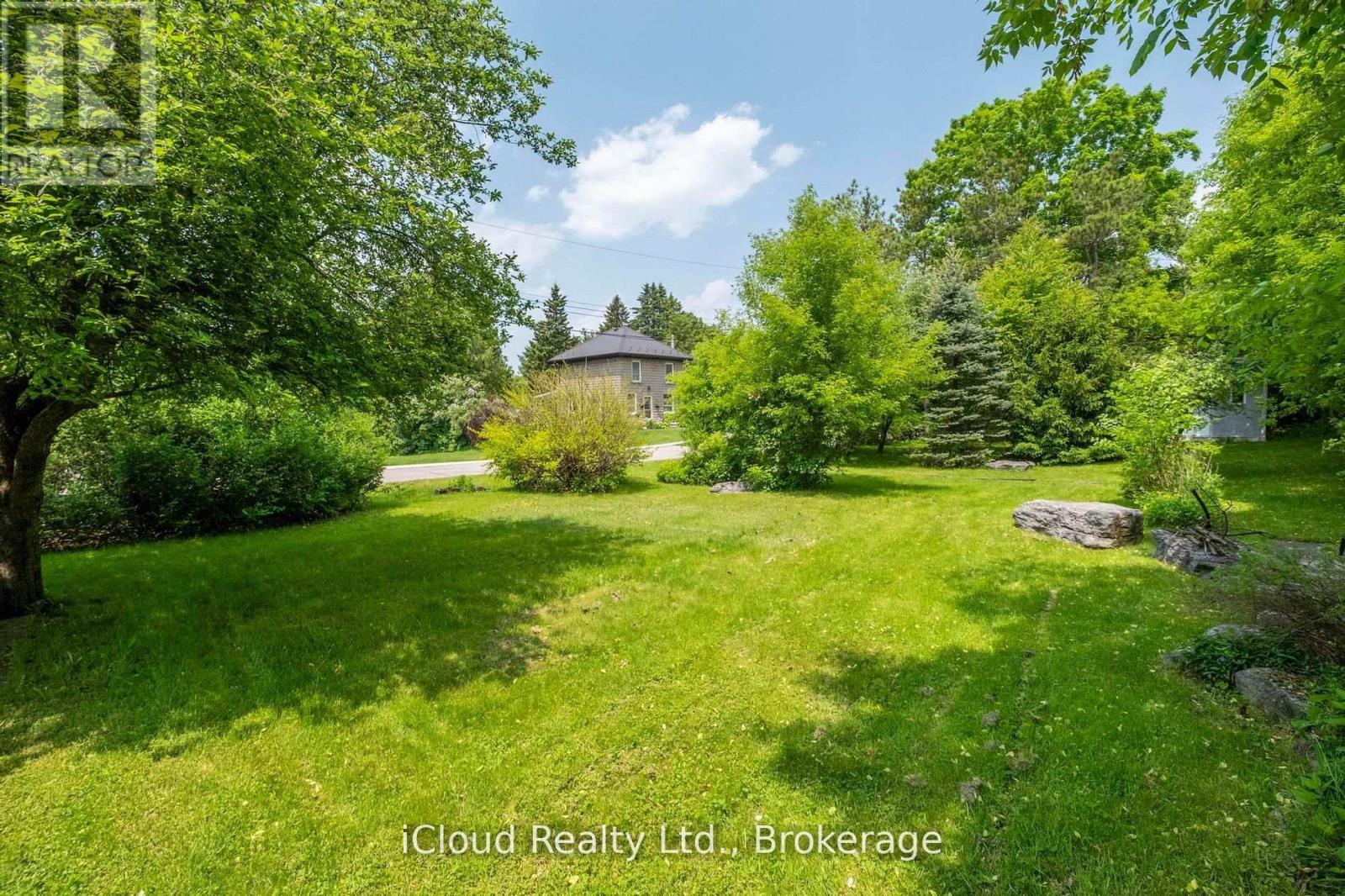 11 MAPLE LANE - 33