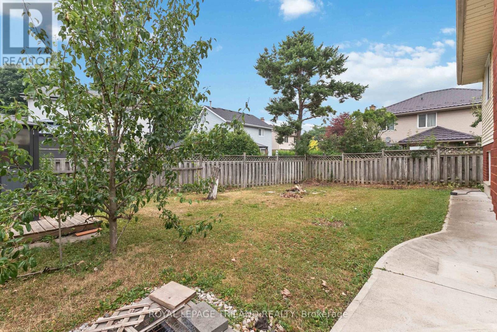 954 CHIPPEWA DRIVE - 36