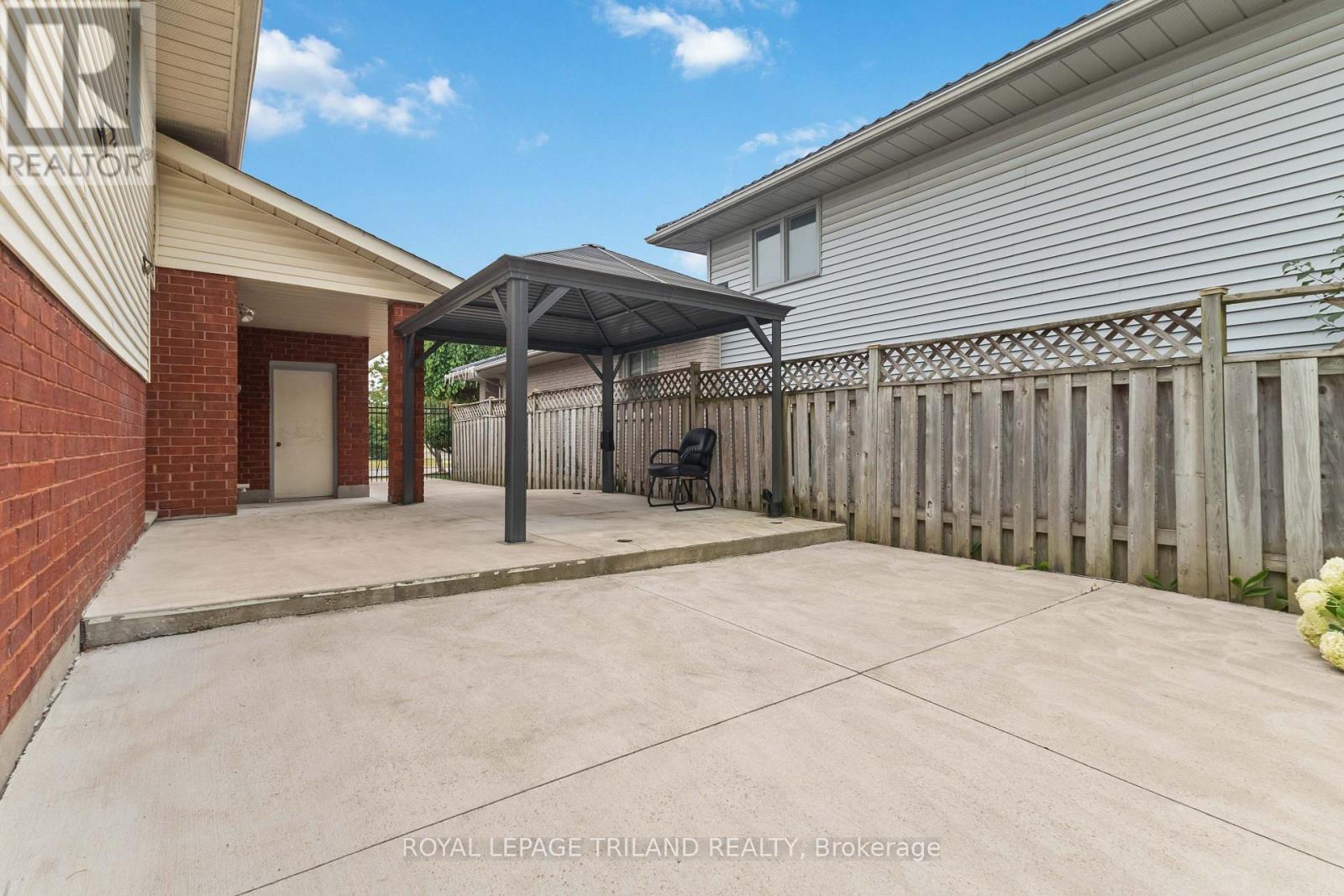 954 CHIPPEWA DRIVE - 38