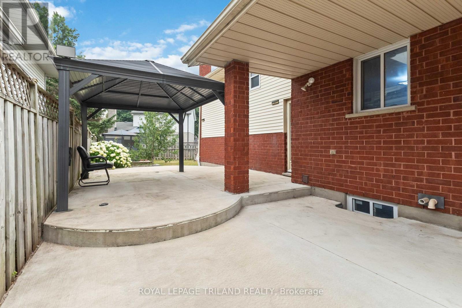 954 CHIPPEWA DRIVE - 37