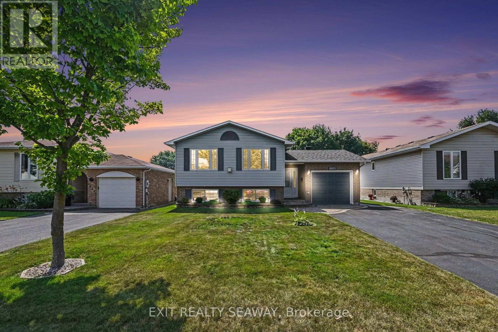 1860 BELVEDERE CRESCENT - 1