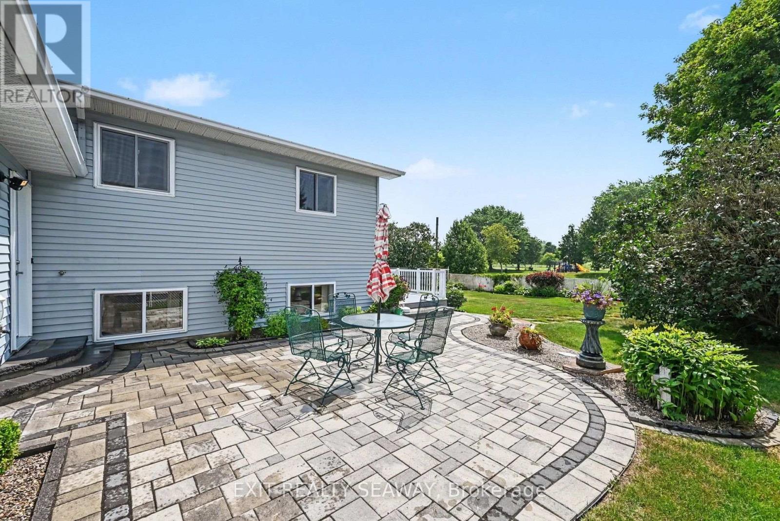 1860 BELVEDERE CRESCENT - 27