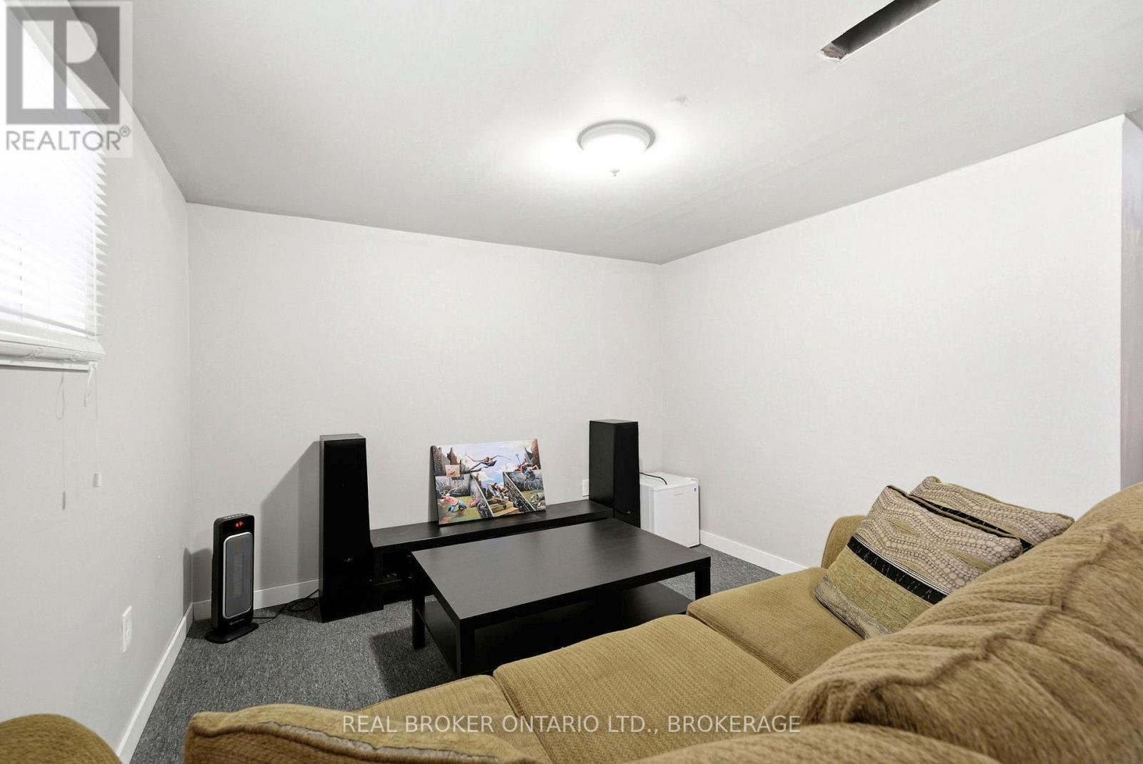 1205 OSBORNE AVENUE - 16