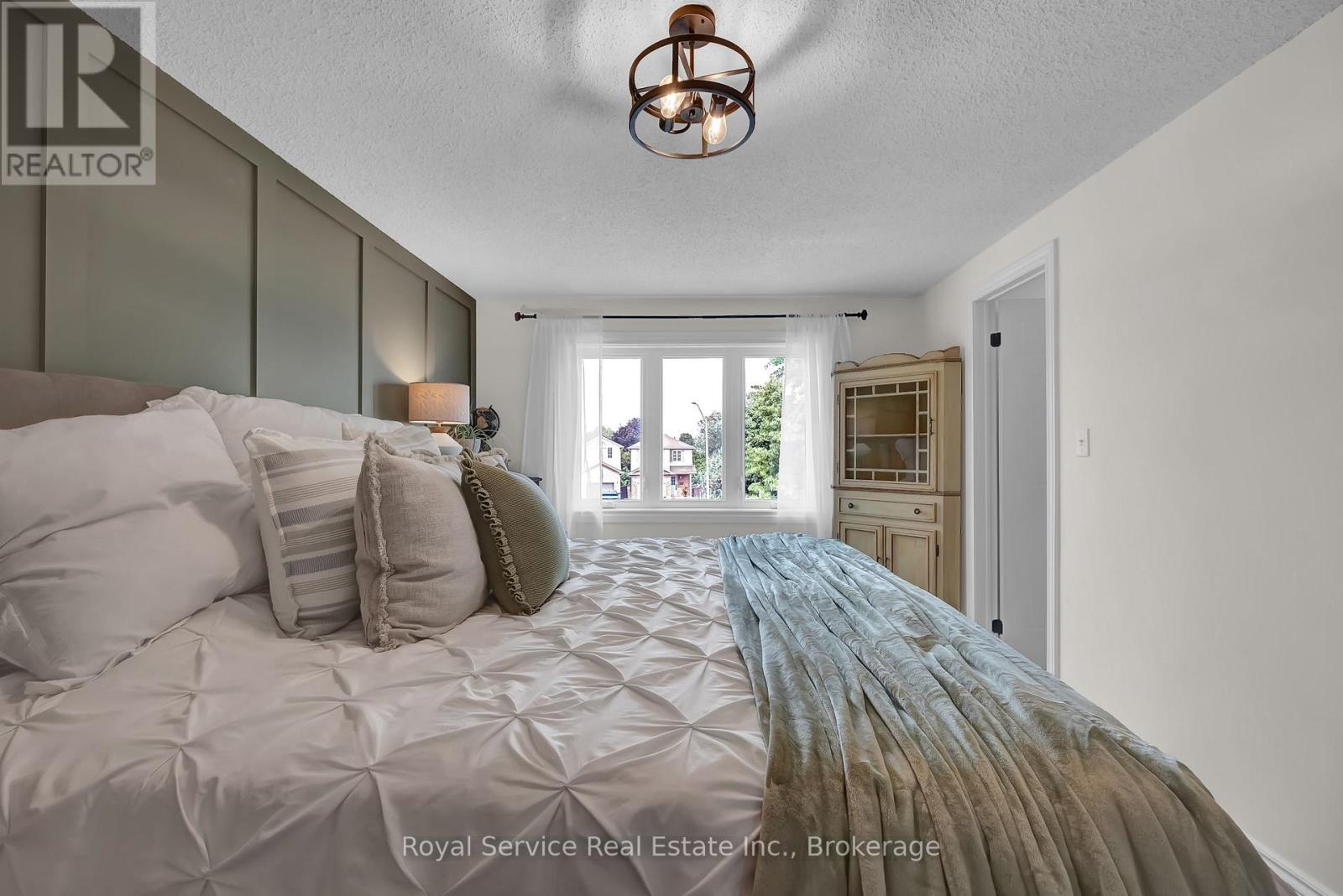 46 BARRON COURT - 17
