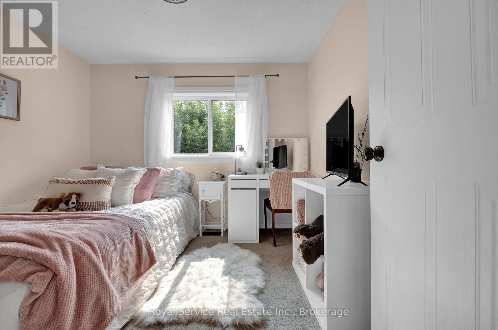 46 BARRON COURT - 22