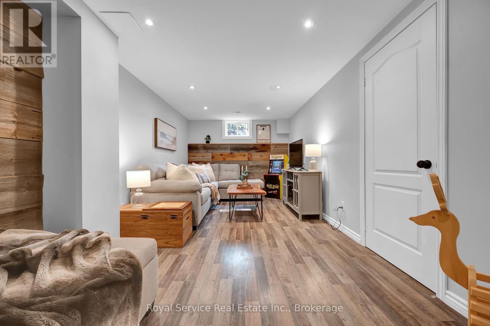 46 BARRON COURT - 27