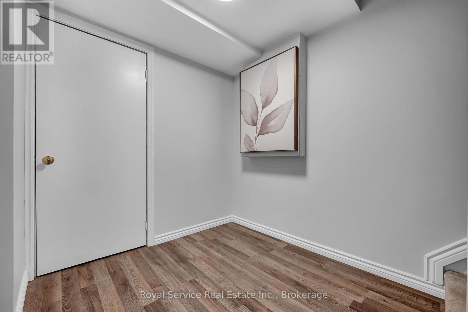 46 BARRON COURT - 30