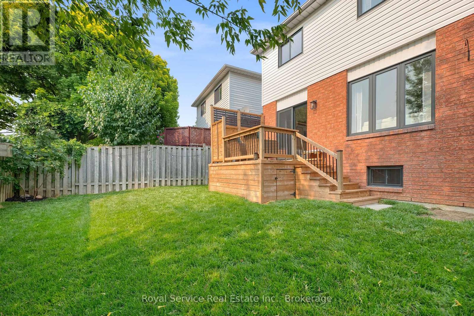 46 BARRON COURT - 33