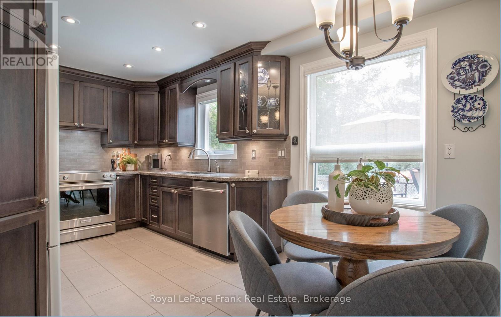 19 ANN ARBOUR COURT - 10