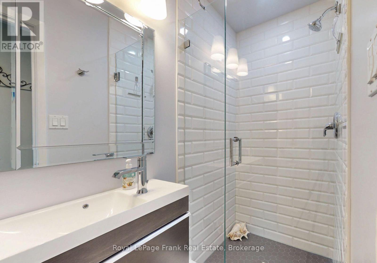 19 ANN ARBOUR COURT - 16