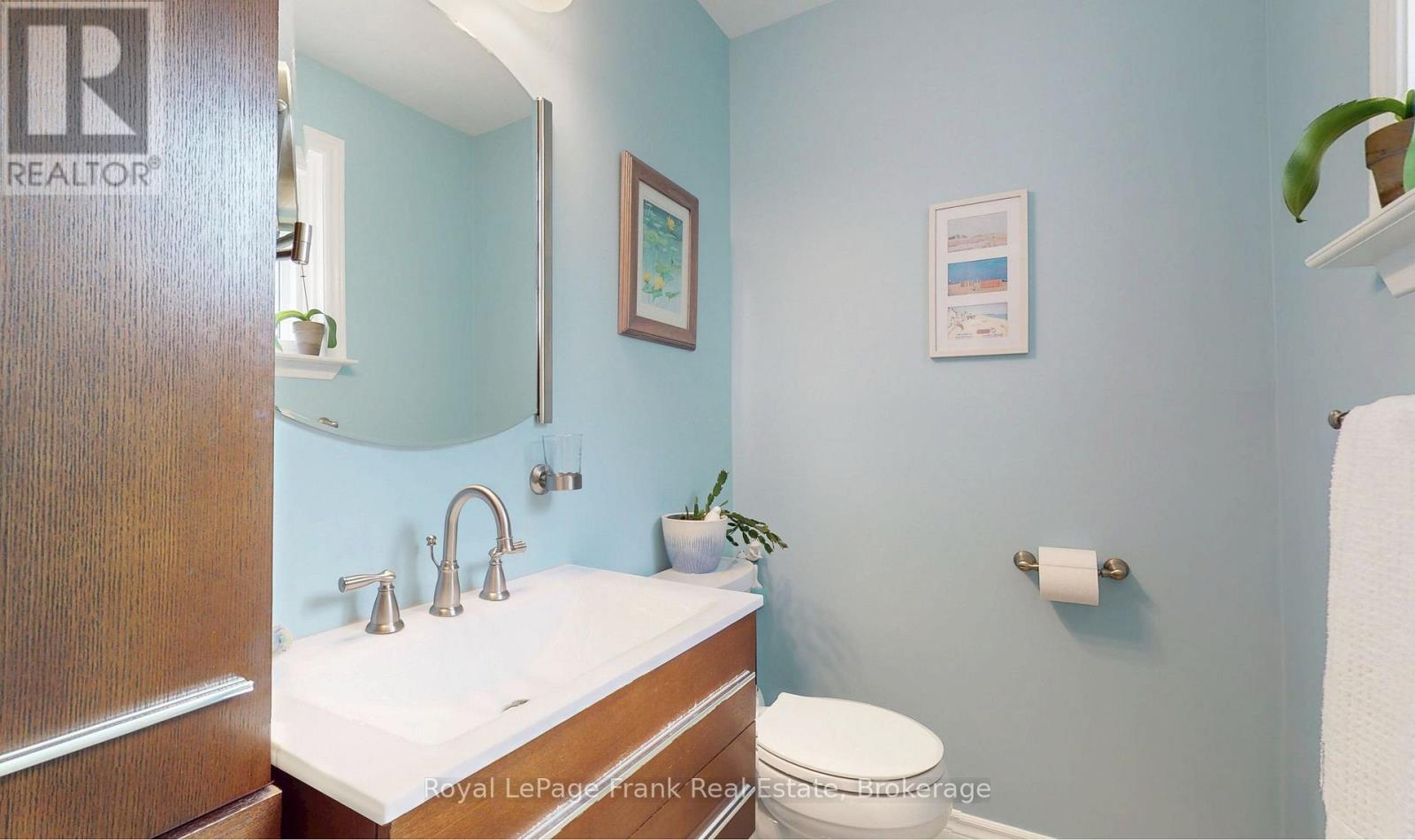 19 ANN ARBOUR COURT - 20