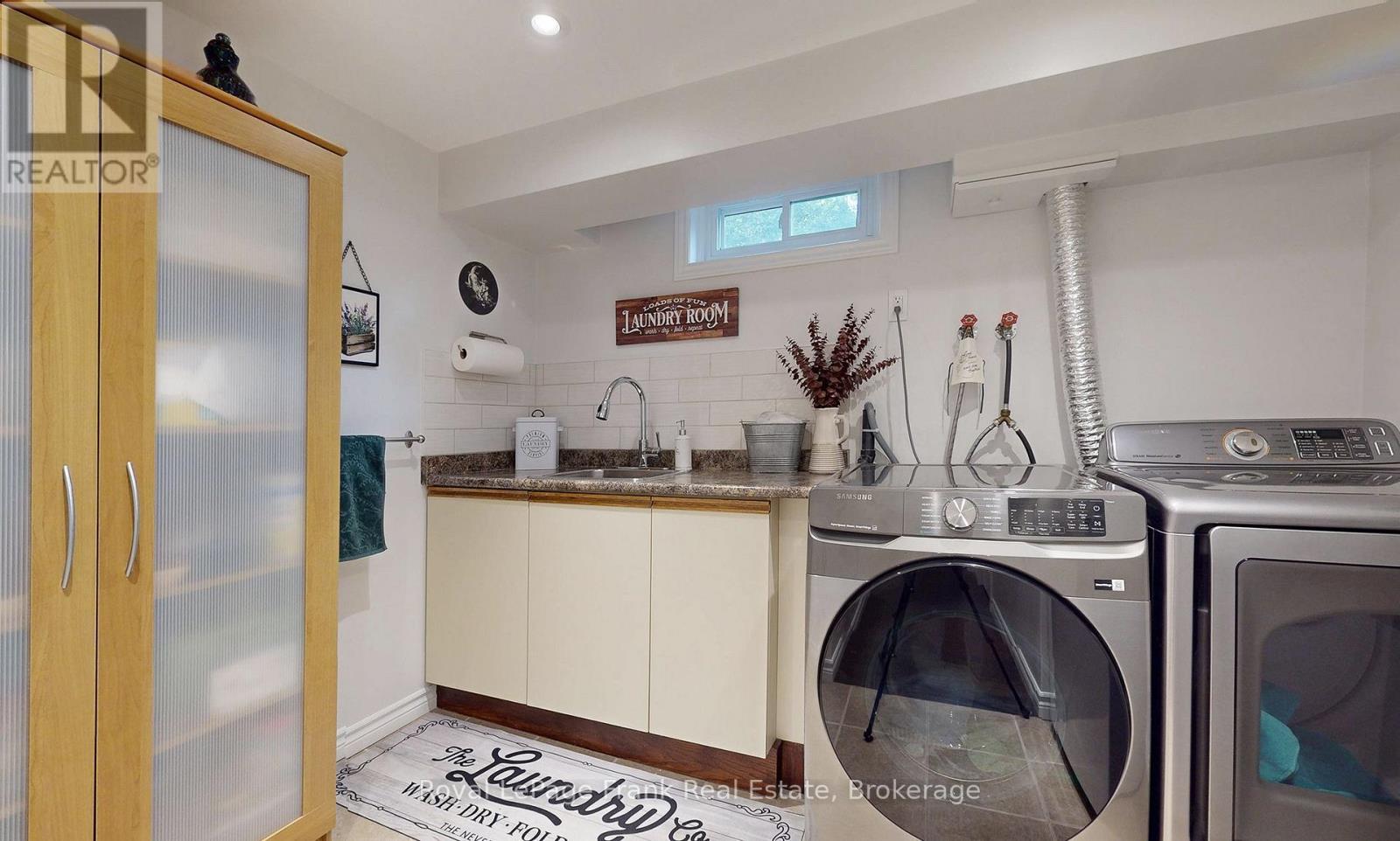 19 ANN ARBOUR COURT - 32