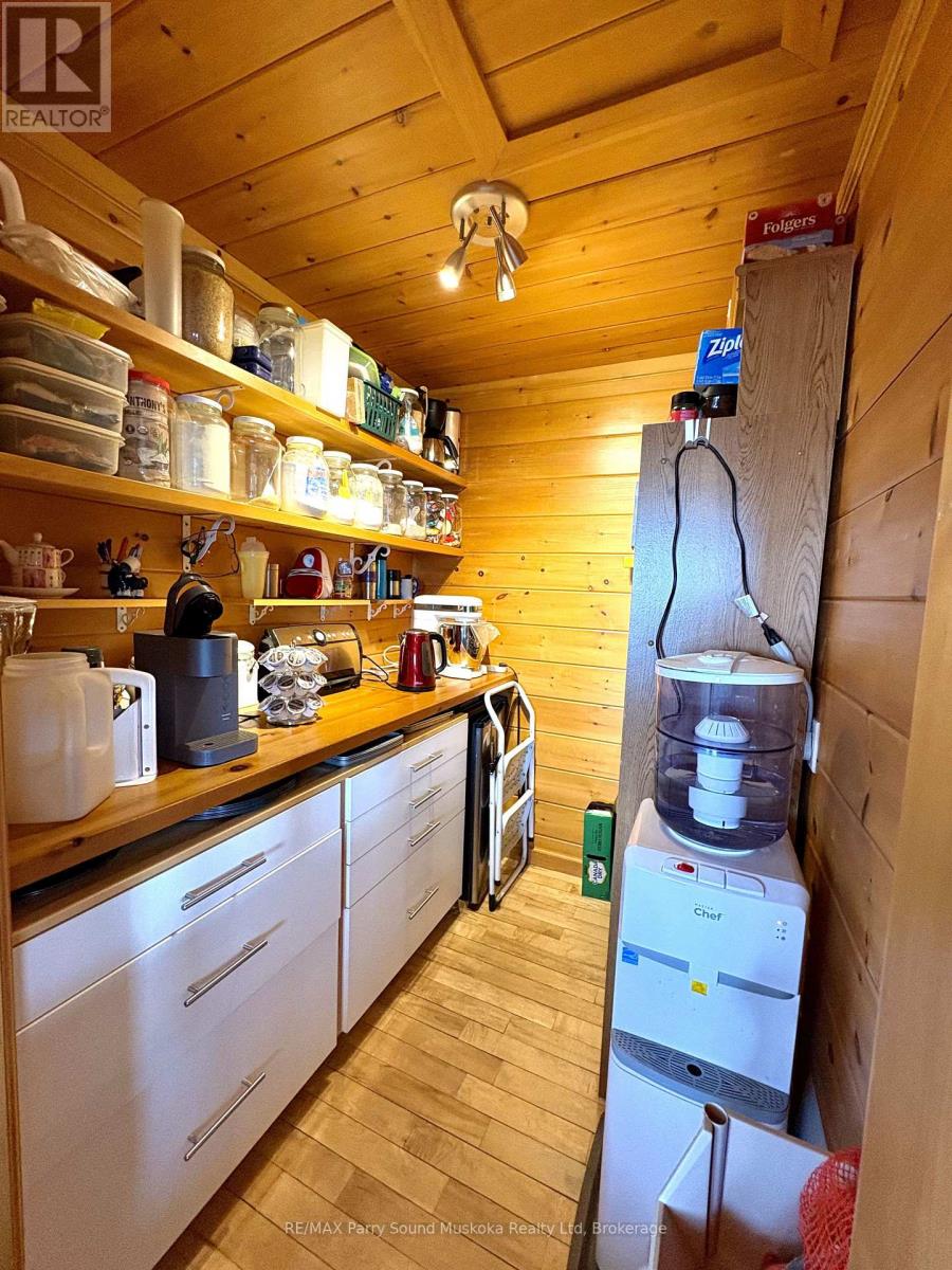 16 B55 ISLAND - 23