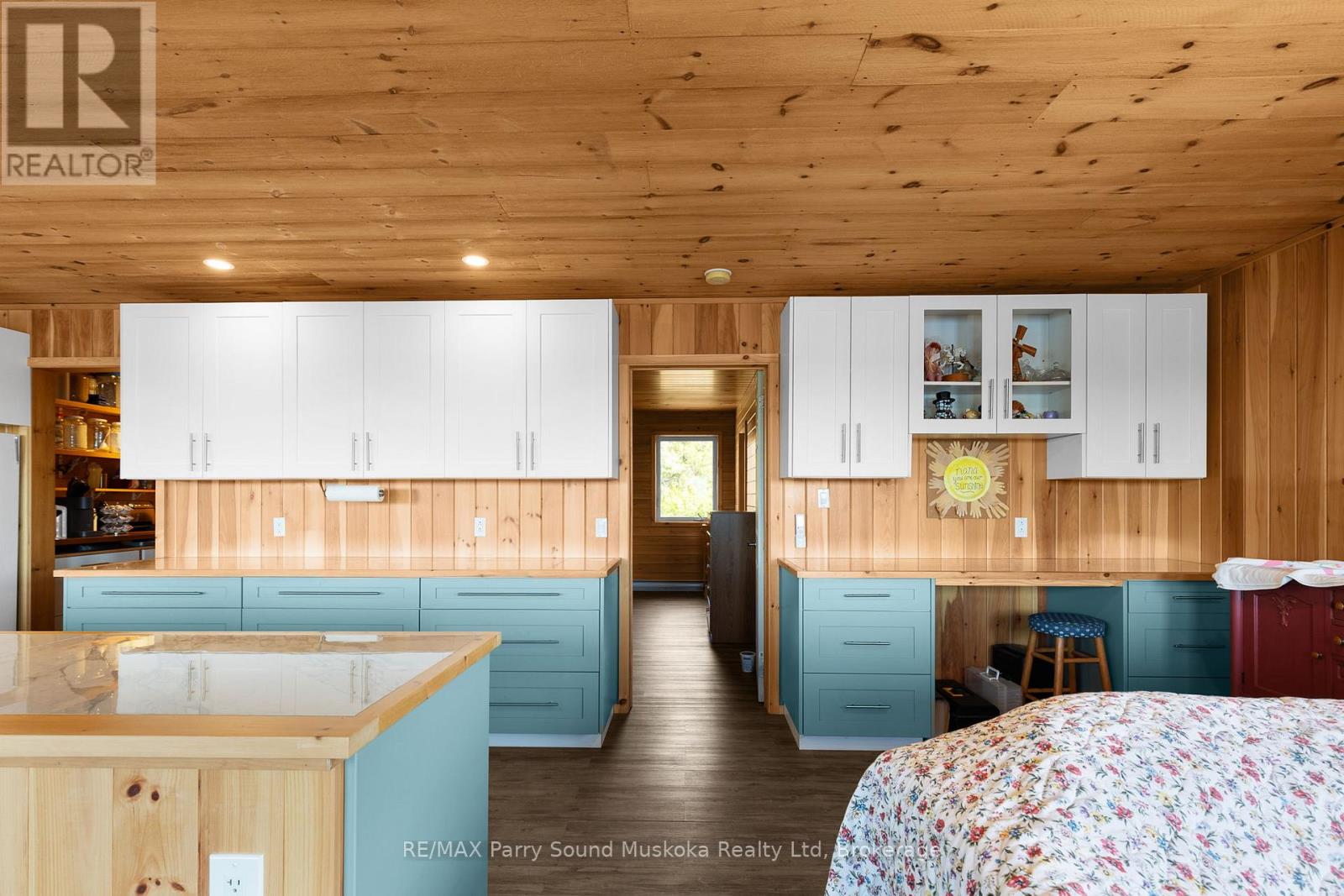 16 B55 ISLAND - 26
