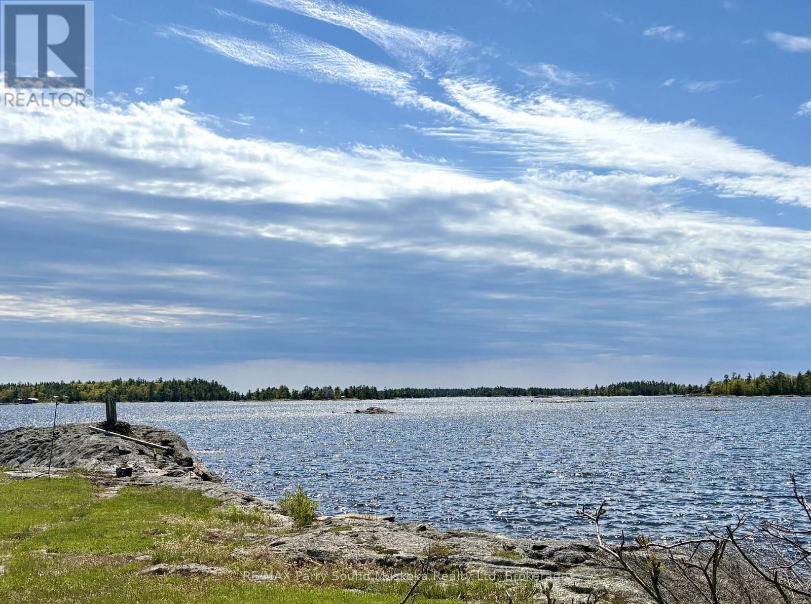 16 B55 ISLAND - 3