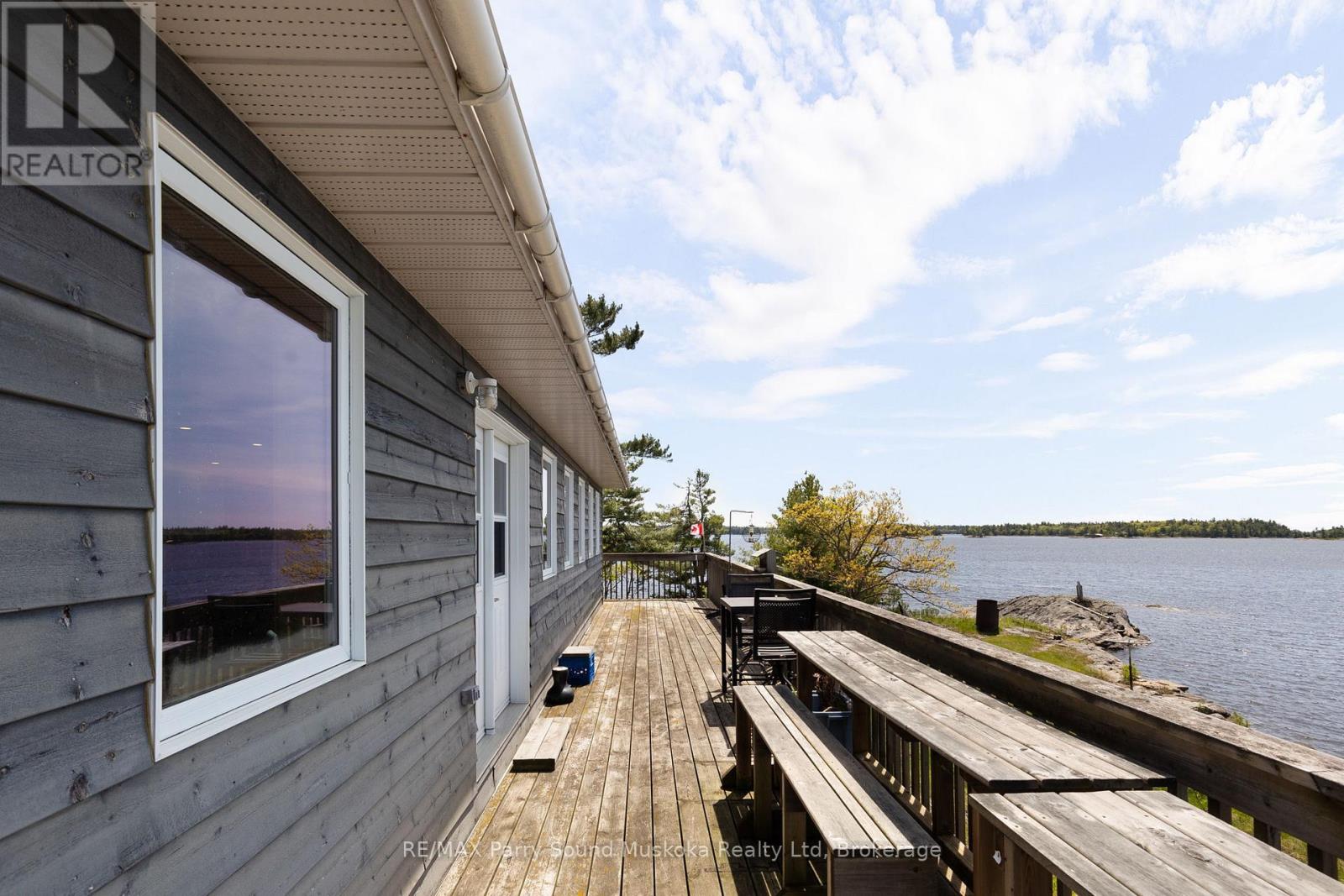 16 B55 ISLAND - 34