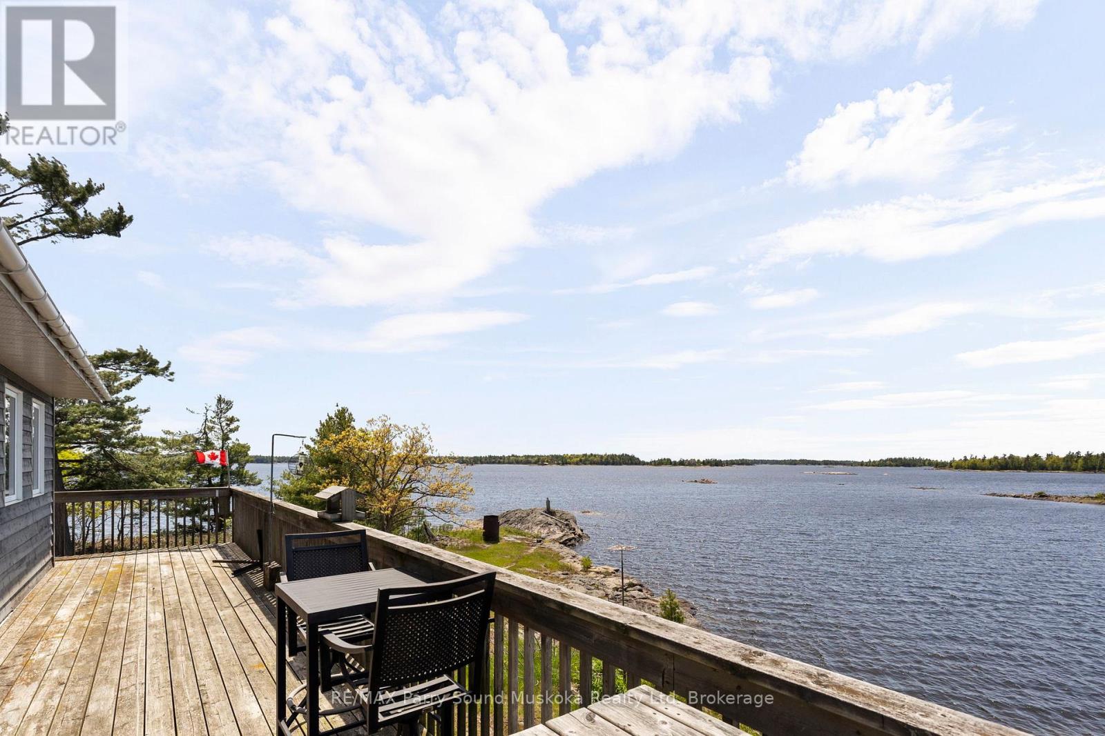 16 B55 ISLAND - 36