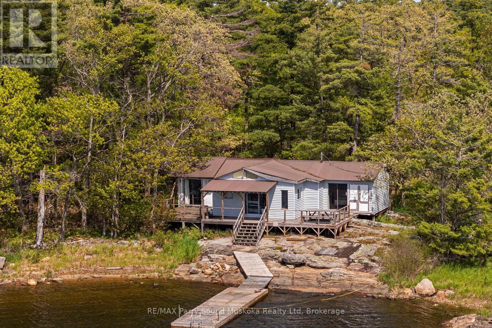 16 B55 ISLAND - 37
