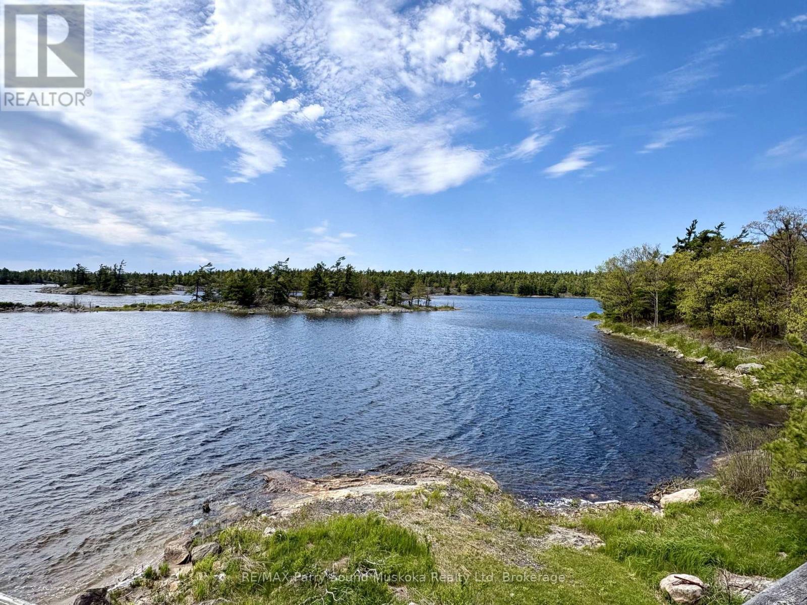 16 B55 ISLAND - 4